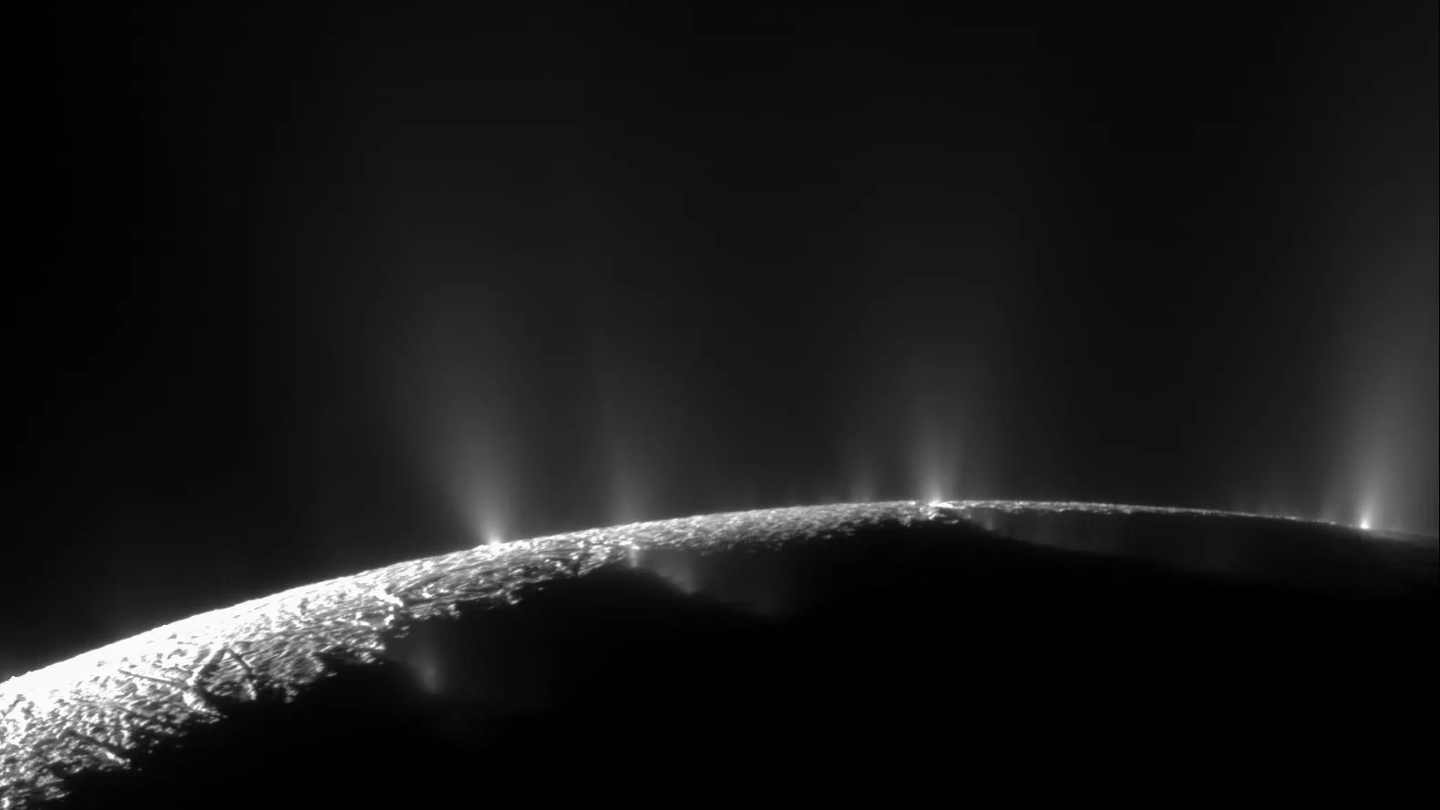 A toxic gas that could help spawn life has been found on Enceladus