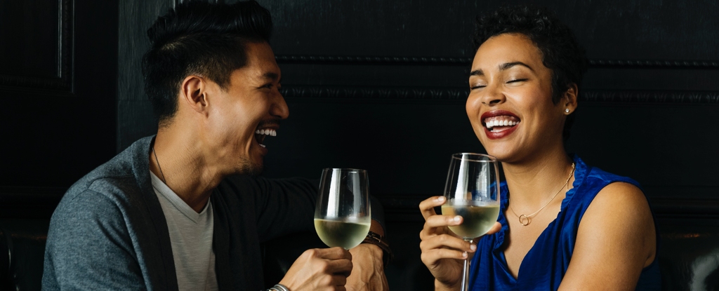 Alcohol Doesn’t Make People Seem More Attractive, Study Finds : ScienceAlert