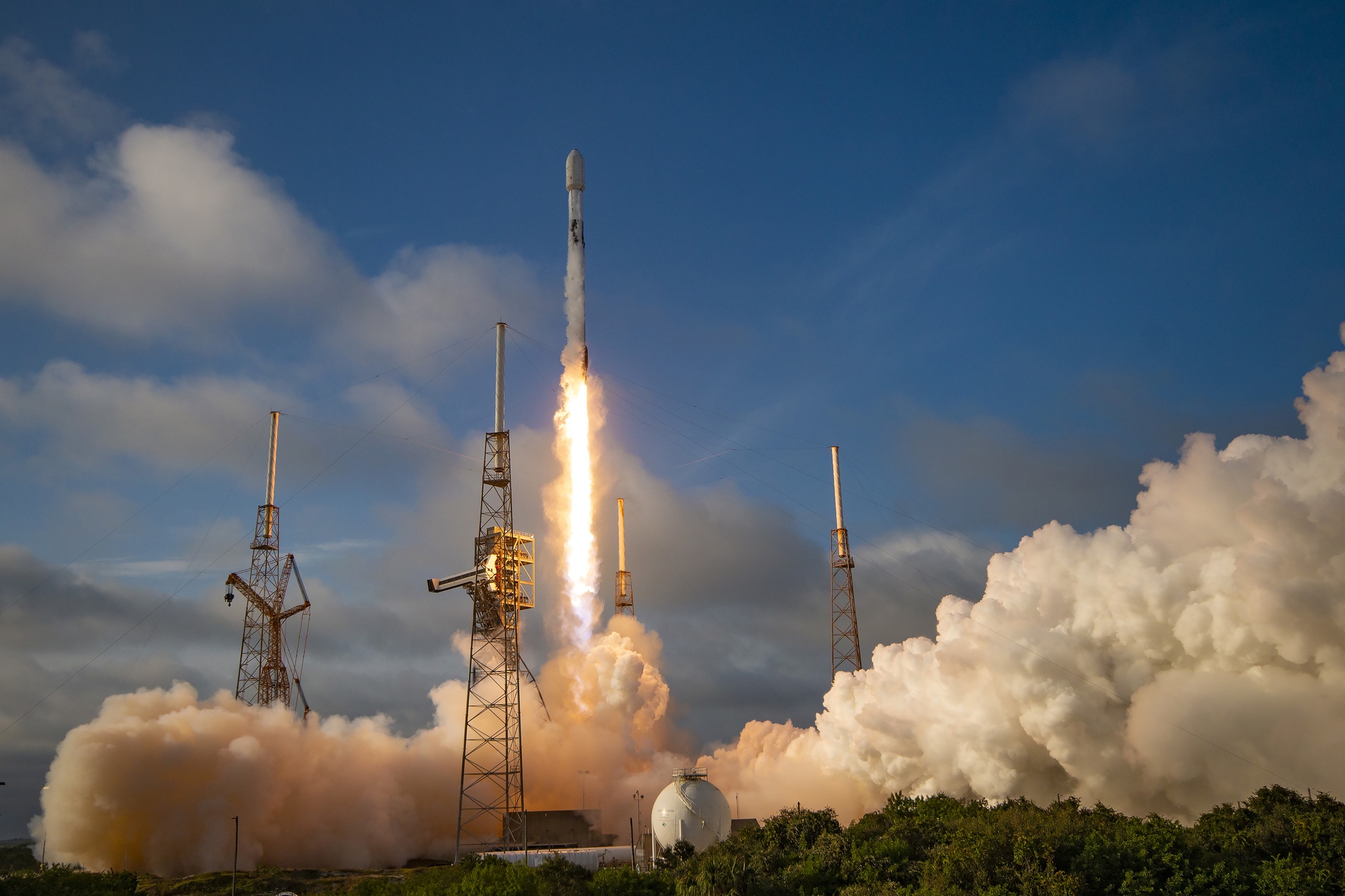 India selects Falcon 9 for communications satellite launch